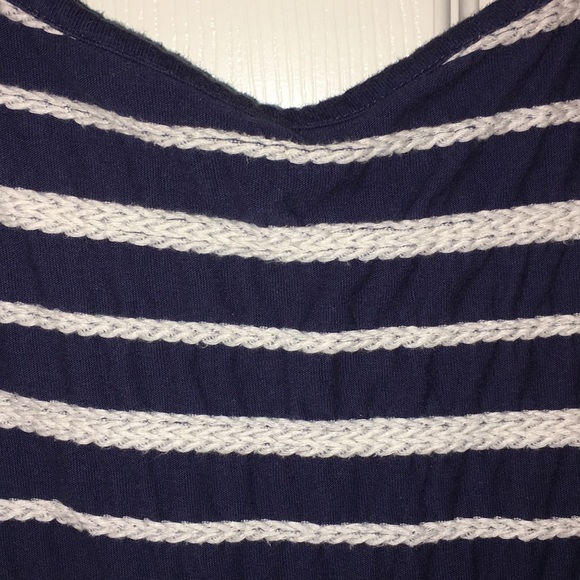 DETAILED BACK BLOUSE - Picture 2 of 6